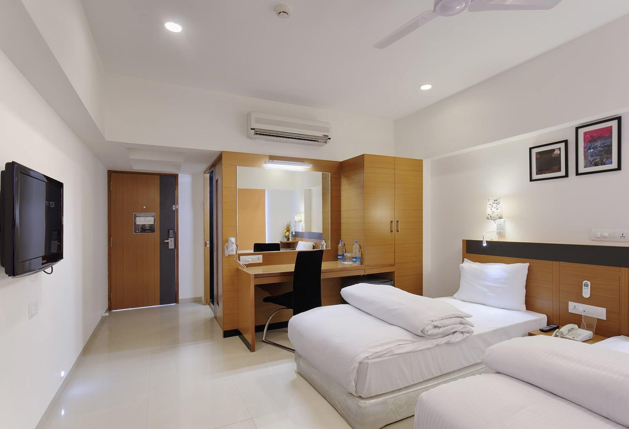 Hi 5 Hotel & Experience Nashik Exterior foto