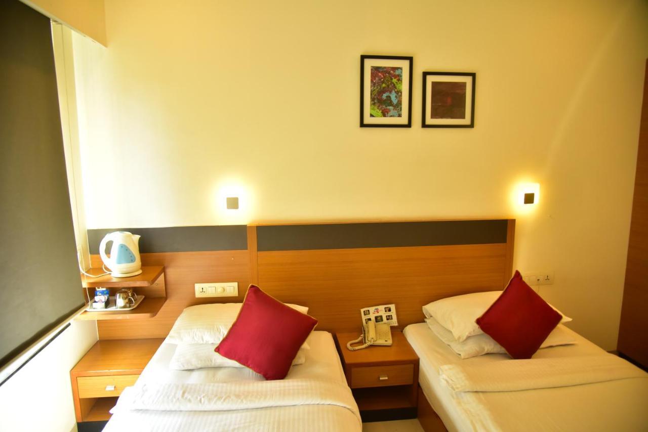 Hi 5 Hotel & Experience Nashik Exterior foto
