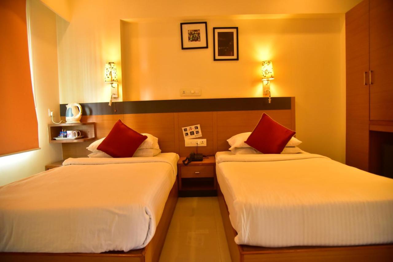 Hi 5 Hotel & Experience Nashik Exterior foto