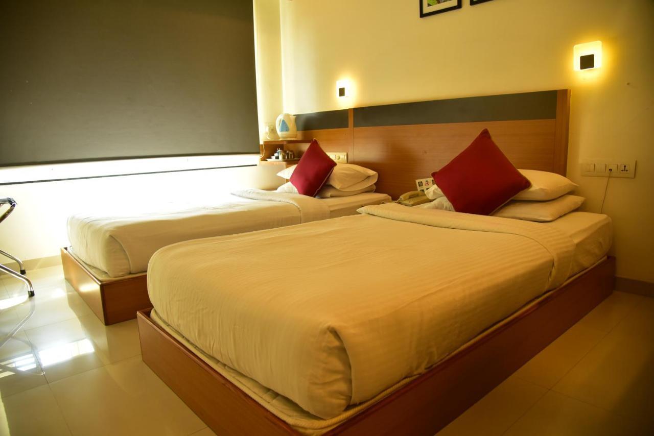 Hi 5 Hotel & Experience Nashik Exterior foto