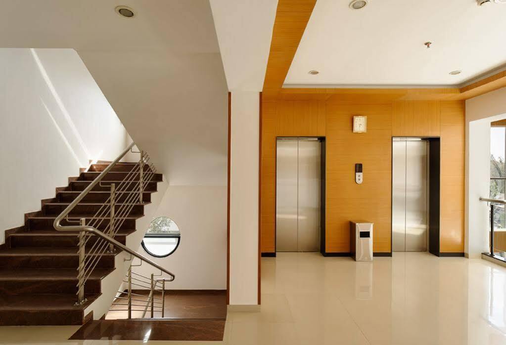 Hi 5 Hotel & Experience Nashik Exterior foto