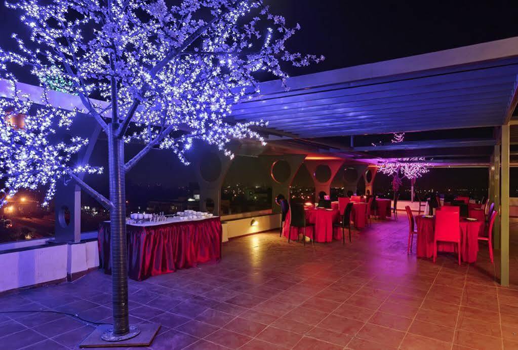 Hi 5 Hotel & Experience Nashik Exterior foto